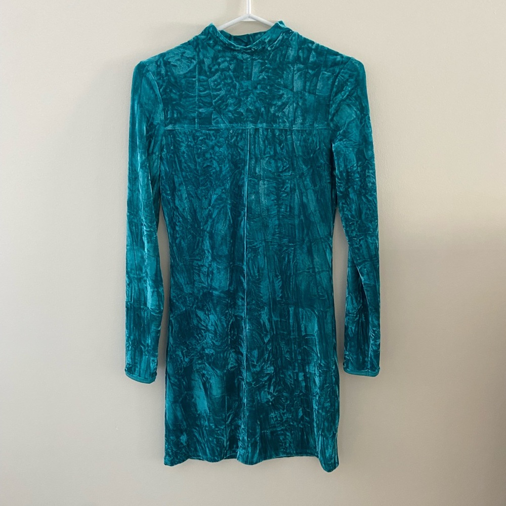 NWT UO Ice Crusher Velvet Mock-Neck Mini Dress